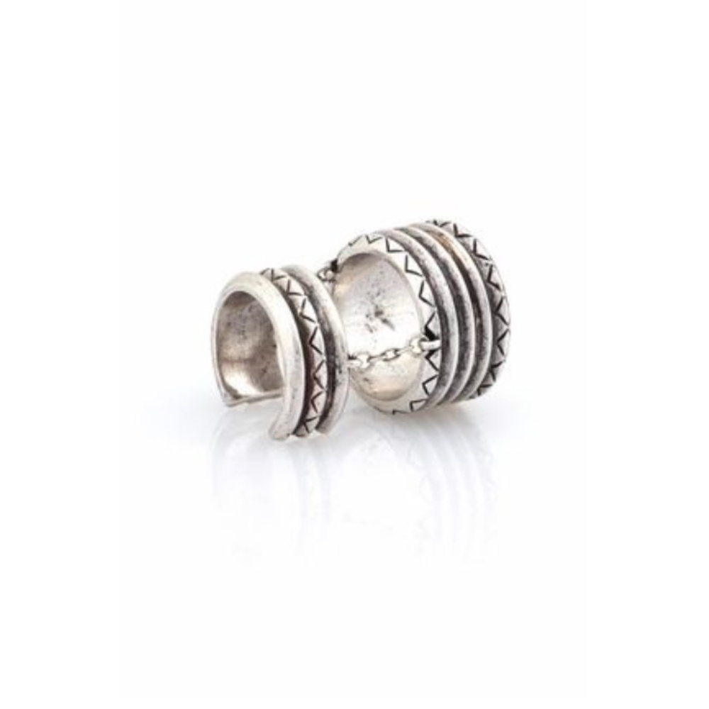 House of Harlow Engraved Double Finger Ring
